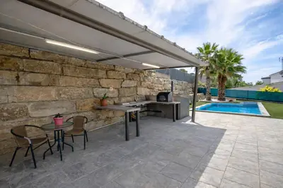 Piscina en o cerca de Catalunya Casas Modern Marvel,15 min to Costa Brava beaches!