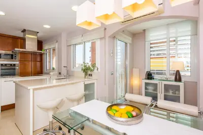 Una cocina o zona de cocina en HomeHolidaysRentals Amaral