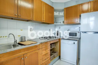 Una cocina o zona de cocina en Blanco Apartament per 6 persones a 5 minuts de la Platja Gran