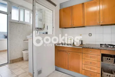 Una cocina o zona de cocina en Blanco Apartament per 6 persones a 5 minuts de la Platja Gran