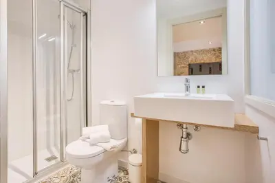 Un baño de Flateli -Plaça Catalunya 3-2