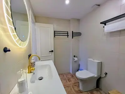 Un baño de MARITIM CENTRAL 