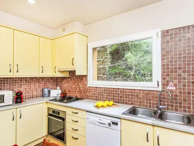 Una cocina o zona de cocina en Holiday Home Xarmada Cecilia by Interhome