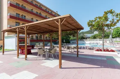 Un restaurante o sitio para comer en BLUESEA Continental