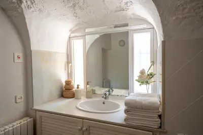 Un baño de Deco - Casa Voltes Peratallada
