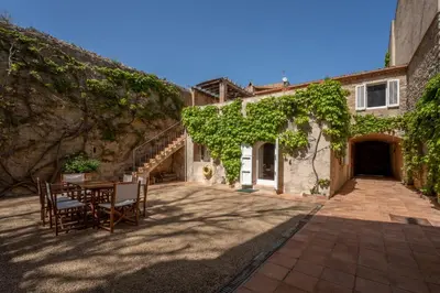 Edificio en el que se encuentra la casa o chalet