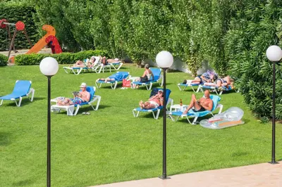 Jardín al aire libre en Hotel Sorrabona