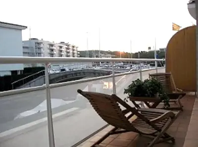 Un balcón o terraza de A&A Brothers Boutique -The Suites Apartments-