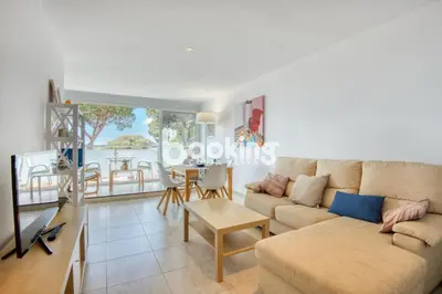 Una televisión o centro de entretenimiento en Kaminias II Apartament per 4 persones a Politur