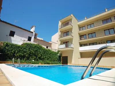 Piscina en o cerca de Lets Holidays CENTRIC APARTMENT with POOL in TOSSA