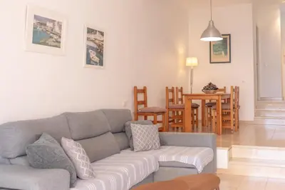 Zona de estar de Casa 8 - Parc Sant Ramon, descanso y armonía