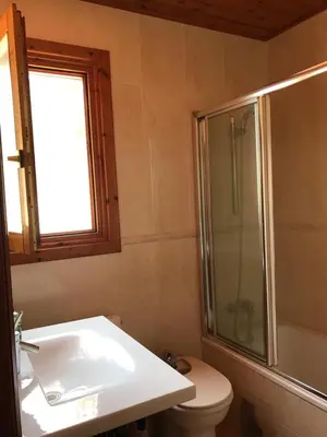 Un baño de Casa Mar y Piscina (solo familias)