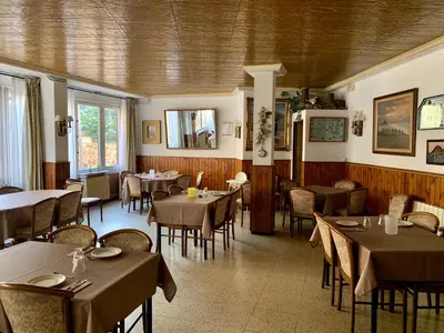 Un restaurante o sitio para comer en Tarull