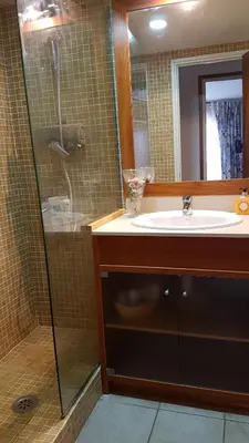 Un baño de Lydia's Apartment with Castle View