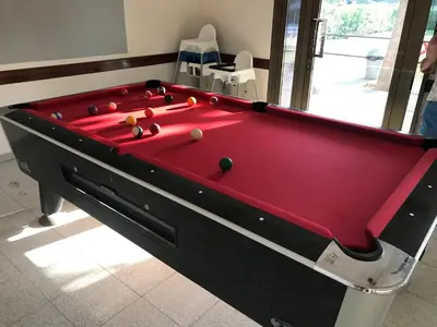 Mesa de billar en Camping Castell D'aro