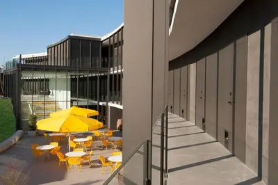 Un balcón o terraza de LAVIDA Hotel at Camiral, a Quinta do Lago Resort
