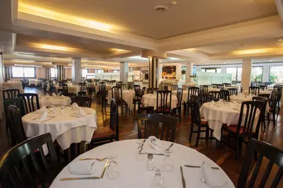 Un restaurante o sitio para comer en Hotel Maria del Mar