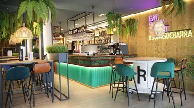 El salón o zona de bar de Hotel Maria del Mar