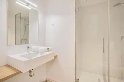 Un baño de Flateli Plaça Catalunya 1.1