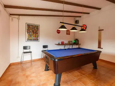 Mesa de billar en Holiday Home Montverde by Interhome