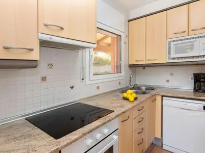 Una cocina o zona de cocina en Holiday Home Montverde by Interhome