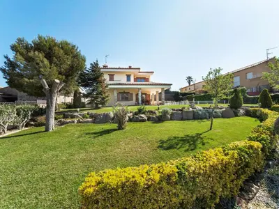 Jardín al aire libre en Holiday Home Miro by Interhome