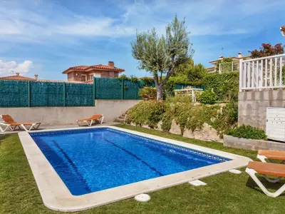 Piscina en o cerca de Holiday Home Villa Esther by Interhome