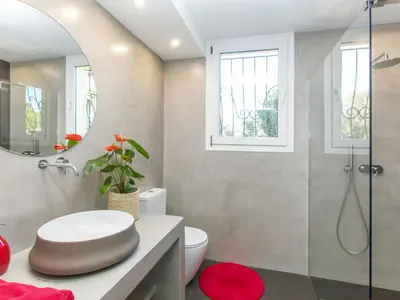 Un baño de Holiday Home Amsterdam by Interhome