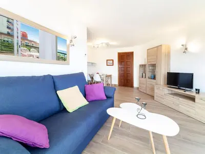 Una televisión o centro de entretenimiento en Apartment Blau by Interhome