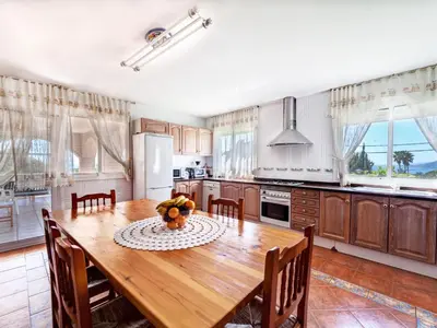 Una cocina o zona de cocina en Villa Macedonia by Interhome