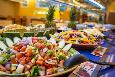 Comida en o cerca de este hotel