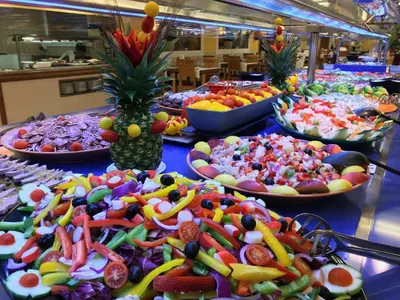Comida en o cerca de este hotel