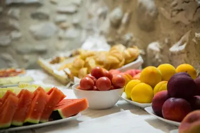 Comida en o cerca de este hotel