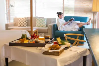 Comida en o cerca de este hotel