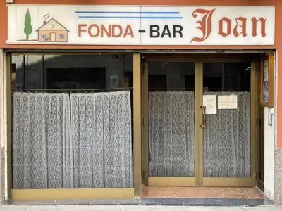 Certificado, premio, señal o documento que está expuesto en Fonda Joan