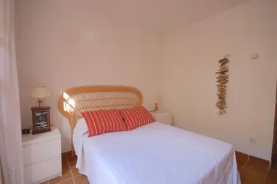 Cama o camas de una habitación en Lets Holidays Sailor House with Sea Views