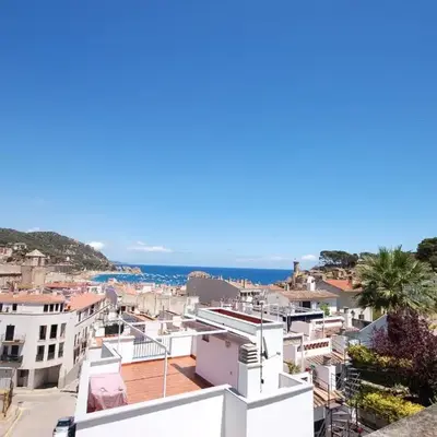 Lets Holidays Big Terrace House and 2 Parking