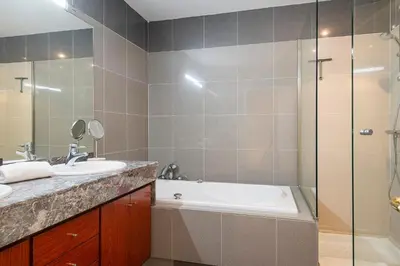 Un baño de Sleep & Stay- Luxury top floor apt with terrace