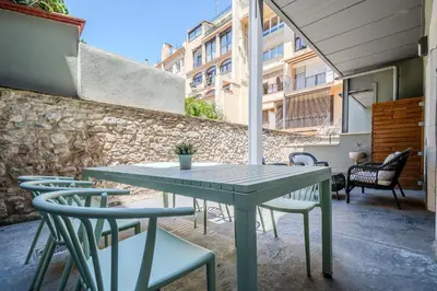 Un patio o zona al aire libre en Flateli Plaça Catalunya 1-2