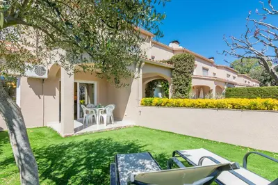Jardín al aire libre en HomeHolidaysRentals Moonlight