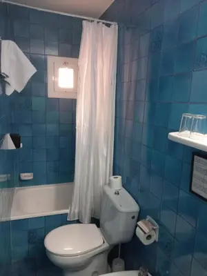 Un baño de Hostal Mary - ADULTS ONLY 18 AND UP