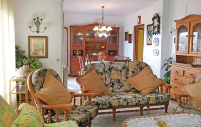 Zona de estar de Cozy Home In Blanes With House Sea View