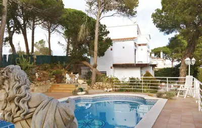 Piscina en o cerca de Cozy Home In Blanes With House Sea View