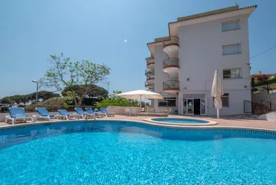 Piscina en o cerca de Apartamentos AR Muntanya Mar