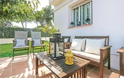 Un balcón o terraza de Nice Home In St Cebrià De Vallalta