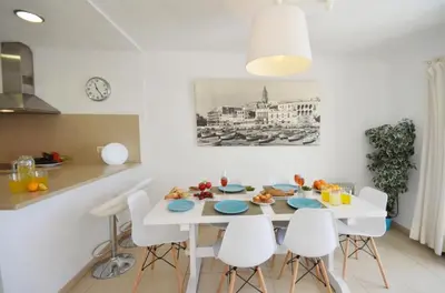 Comida en o cerca de esta villa