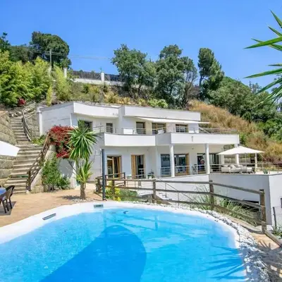 Catalunya Casas Modern Magnificence