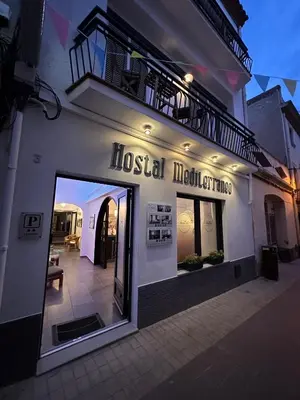 Edificio en el que se encuentra el hostal o pensión