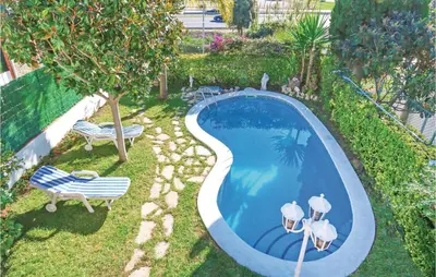 Piscina en o cerca de Awesome Home In Santa Susanna With Wifi