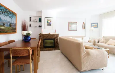 Zona de estar de Awesome Home In Santa Susanna With Wifi